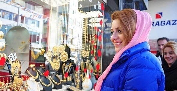 3-İran

Son dönemlerde Türkiye İranlı turistler tarafından sıklıkla tercih edilmeye başladı. İran'dan gelen turist geçen yıl 1.6 milyon seviyelerindeydi. Bu yıl ise İran'dan gelen turist sayısı 2.5 milyona ulaştı. İran'dan gelen turist sayısındaki artış ise yüzde 50'yi aştı.