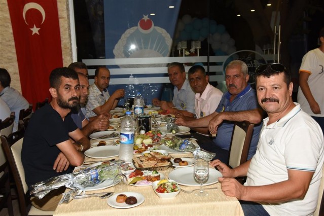 Tüm zabıta personelinin katıldığı gecenin açılış konuşmasını Zabıta Müdürü Hasan Akın yaptı.  Zabıta personelinin özveriyle halka hizmet sunarken ceza yazan değil, çözüm bulan ve halkın gerçek manada anlayabileceği, sevip ve saygı duyduğu bir teşkilat üyesi bilinciyle görev yaptığını belirten Zabıta Müdürü Akın, ''3 Eylülde  Alanya Emniyet Amiri İbrahim Halil Aksoy'un şehit olması sebebiyle bu güne kadar vatanımızın bölünmez bütünlüğü için gözlerini kırpmadan canlarını feda  eden aziz şehitlerimize Allah’tan rahmet gazilerimize şükranlarımızı sunarım.