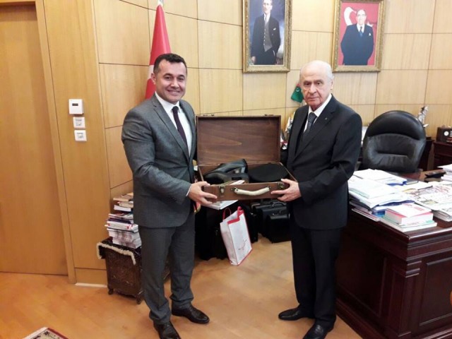 Bahçeli'nin ziyareti sonrası harekete geçen Alanya Belediye Başkanı Adem Murat Yücel Ankara'ya giderek Devlet Bahçeli'yi ziyaret etti.