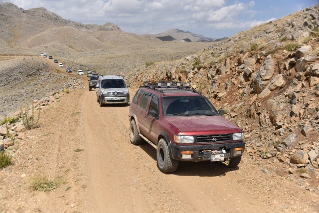 VATANDAŞLARDAN GELEN TALEP VE ÖNERİLERİ DİNLEDİ

Belediye Başkanı Adem Murat Yücel, Cumartesi sabahı saat 06.00’da başladığı ziyaretlerde Oğuz Yaylası, Okurcalar, Karabuynuzlar, Çakallar (Karıngöl), Saburlar, Avsallar, Akdam, Seyricek, Soğukpınar, Karamanlar, Güzelbağ (Eğrigöl), Orhan, Çayboğazı, Gözübüyük (Sirge), Yenice, Burçaklar ve Emişbeleni Yaylalarında vatandaşlarla bir araya geldi. Vatandaşların talep ve önerilerini dinleyen Başkan Yücel, yapılan ve yapılacak hizmetler hakkında vatandaşlarla fikir alışverişinde bulundu.