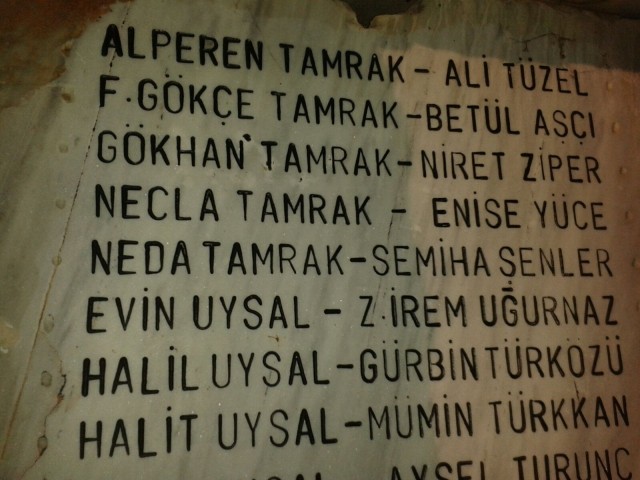 Alanya Gençlik İlçe ve Spor Müdürü Yalova'da görev yaptığı 1999 yılında 17 Ağustos depremine şahit olmuştu. Depremi bizzat yaşayan Tamrak deprem sırasında eşini ve üç çocuğunu kaybetmişti.