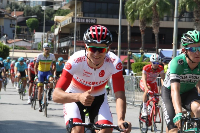 Yarışa 13 takımdan 104 sporcunun katıldığı ve 1.Etap olan 176.7 kilometrelik Alanya-Kemer etabı’nın startı saat 12:25 de İskele Kızılkule önünden verildi. Startı Cumhurbaşkanlığı Genel Sekreteri Fahri Kasırga verdi.