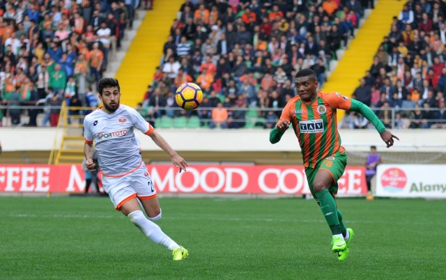 74. dakikada sol kanattan Berkan'ın ortasında arka direkte topla buluşan Fernandes, meşin yuvarlağı ağlara yolladı. 3-1