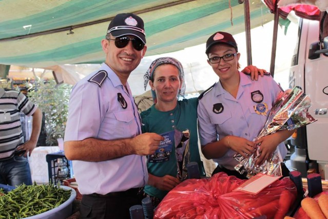 Zabıta ekipleri etkinlik kapsamında Cuma Pazarı ve Tosmur Pazarındaki halkı da ziyaret edecek.