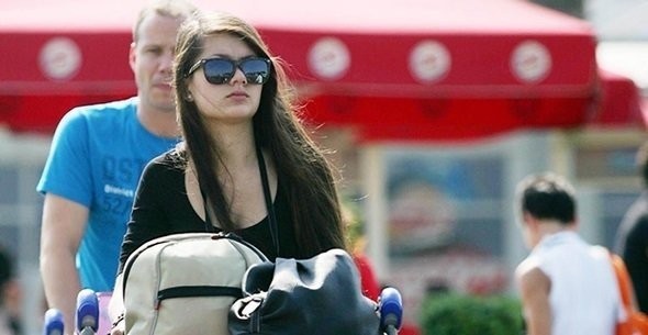 15- Belçika

Belçika'dan gelen turist sayısı 2017'de 419 bin seviyelerindeydi. Belçika,

Türkiye'ye turist gönderen ülkeler sıralamasında 15'inci sırada kendisine yer buldu.

2016'da söz konusu ülkeden Türkiye'ye gelen turist sayısı 413 bindi.

2016'dan 2017'ye yaşanan değişim ise yüzde 1 seviyesinde.