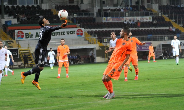 Oba Stadı'nda oynanan karşılaşmada turuncu yeşilli takımın gollerini 30 ve 54'üncü dakikalarda Gökay Iravul, 43'üncü dakikada Tolga Tekin ve 84'üncü dakikada Sergen Şakirler kaydetti.