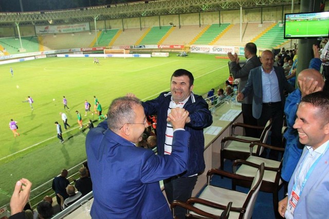 PTT 1. Lig'teki temsilcimiz Alanyaspor'un dün akşam sahasında Balıkesirspor'u 1-0 yenerek Süper Lig için finale kalması şehirde büyük sevinç yarattı.