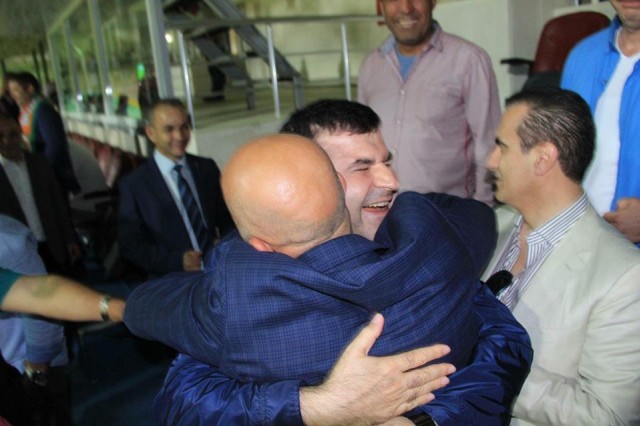 Maçın bitiş düdüğü ile birlikte şehirde sevinç yumağı oluştu. Alanya Kaymakamı Hasan Tanrıseven ve Alanya Belediye Başkanı Adem Murat Yücel, maçtan sonra soyunma odasında futbolcuları tebrik etti.