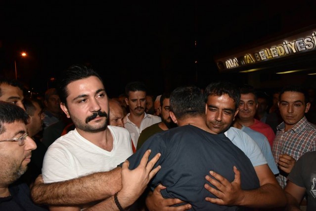 Edinilen bilgiye göre bugün ifadesi alınan personellerin tamamı bırakılırken ifade verme işleminin yarın devam edeceği öğrenildi. Spor Müdürü Levent Uğur'un da bugün serbest bırakılacağı ifade ediliyor. Gün boyu Antalya'da bulunan Belediye Başkanı Adem Murat Yücel, çıkış işlemlerini takip ederek personelini karşıladı.