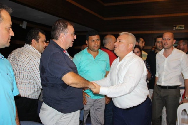 çok şey biliyoruz ama alanya’mızın menfaatleri için şu anda bu kadarını sizlerle paylaşmayı uygun görüyorum. yeri ve zamanı geldiğinde iftira sahiplerinin de yüce türk adaleti’ne hesap vereceğine inanıyorum.
Sözlerime son vermeden önce bana güvenen, alnımıza sürülmek istenen lekeye karşı yanımızda dimdik duran, bizlerden en küçük şüphesi bulunmayan, bana güvenen büyüklerimize,
beraber çıktığımız bu yolda beni hiç yalnız bırakmayan yol arkadaşlarıma,
gecesini gündüzüne katan cengaver avukatlarım sayın Gamze Gargı Çolak ve sayın Fatih Barcın’a, aileme, odamız çalışanlarına, sosyal medya hesaplarından desteğini dosta düşmana göstermekten çekinmeyen tüm sevenlerime,
bu işin kumpas olduğunu anlayan yargı mensuplarına sonsuz teşekkürlerimi sunarım.