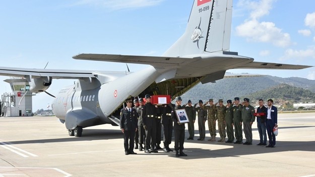 Askeri uçakla GZP-Alanya Havalimanına inen şehidimizin cenazesini binlerce Alanyalı karşıladı. Karşılamaya Alanya Kaymakamı Mustafa Harputlu ve Alanya Belediye Başkanı Adem Murat Yücel'de katıldı. Şehidimiz binlerce vatandaş ve aracın oluşturduğu Türk Bayrakları ile süslenmiş büyük bir konvoyla Alanya'ya yola çıktı.