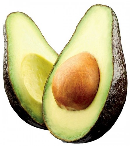 CİLDİ VE SAÇLARI BESLER 

Avokadoyu sadece besin olarak değil ezerek püre haline getirdikten sonra güzellik rutininizde hem cilt hem de saç için kullanabilirsiniz. Avokado cildi gençleştirip nemlendirip yenilerken saçları da besler ve sağlıkla uzamasını sağlar.