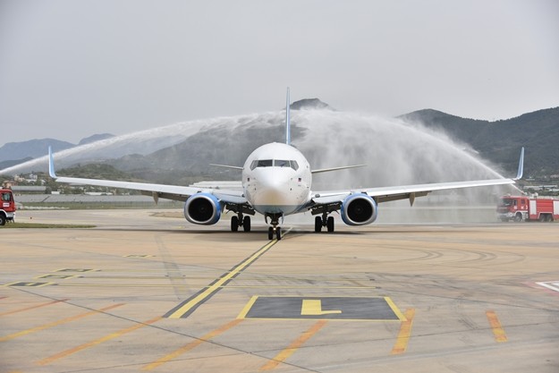 Ayrıca Pobeda havayollarından yapılan açıklamada "Moskova'dan Alanya'ya düzenli uçuşlar salı, cuma ve pazar günleri olmak üzere haftada 3 kez Boeing 737-800 uçaklarıyla gerçekleştirilecek. Gazipaşa Havalimanı'ndan Alanya merkezine transfer 20-30 dakika sürmektedir" açıklaması yapıldı.
