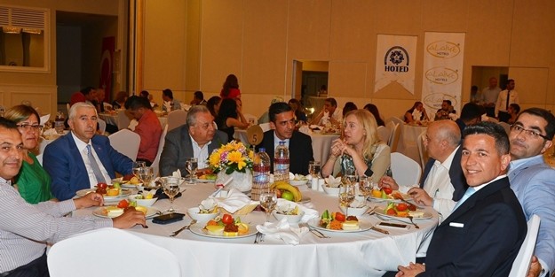 ACİLEN GEREKSİZ BÜYÜMENİN ÖNÜNE GEÇİLMELİ, AKSİ HALDE TURİZMDE SIKINTILAR BİTMEZ.