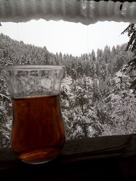 Alanya'danın yüksek kesimleri dün gece boyunca kar yağışı altında kaldı.