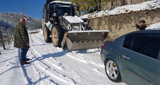 Alanya’nın yüksek kesimlerinde dün gece başlayan kar yağışı nedeniyle Alanya yaylaları beyaza büründü.