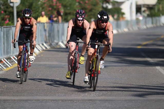 Kıran kırana geçen büyük kadınlar yarışlarında rakiplerini geride bırakan ve İngiltere’den katılan Lucy Hall 2.00.55 saniye ile birinci oldu. Ukrayna’dan katılan Yuliya Yelistratova 2.02.15 saniye ile ikinci ve İngiltere’ den Sophie Coldwell 2:02:33 saniye ile üçüncü oldu.
