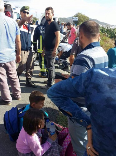 Alanya'da otomobilin öğrenci servisine arkadan çarpması sonucu meydana gelen kazada, 1 kişi öldü, 9 kişi ise yaralandı.