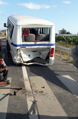 İhbar üzerine olay yerine gelen sağlık ekipleri, ilk müdahalenin ardından yaralıları ambulanslarla civar hastanelere götürdü. Yaralıların tedavisinin sürdüğü öğrenilirken, kazayla ilgili soruşturma başlatıldı.