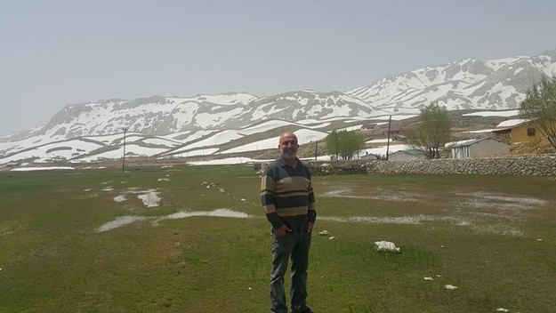 Yazın sıcağından kurtulmak için yaylalara giden vatandaşlar karın bu denli fazla olduğunu görünce bir hayli şaşırıyorlar. 

-Söbüçimen-