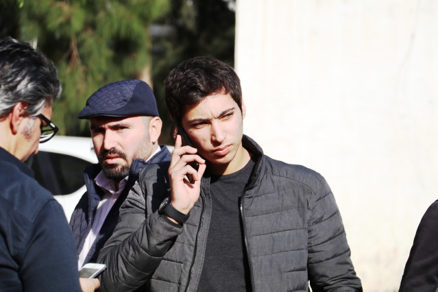 Milli motosikletçi Toprak Razgatlıoğlu'nun babası ve Türkiye'nin motosiklet şovlarıyla yakından tanıdığı 'Tek Teker' lakaplı Arif Razgatlıoğlu (59) ve arkadaşı Ülkü Özcan, dün akşam saatlerinde Antalya’nın Gazipaşa ilçesinde trafik kazası geçirdi.