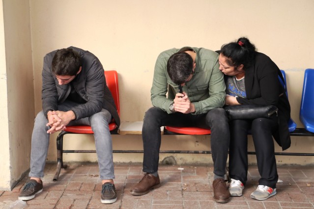 Arif Razgatlıoğlu’nun naaşını ise oğulları Tümay ve Toprak teslim aldı. Toprak Razgatlıoğlu, morgda gözyaşlarını tutamadı. Milli motosikletçi Kenan Sofuoğlu da ailenin yanında bulundu.