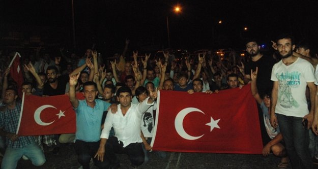 ŞEHİDİMİZ İÇİN SOKAĞA DÖKÜLDÜLER