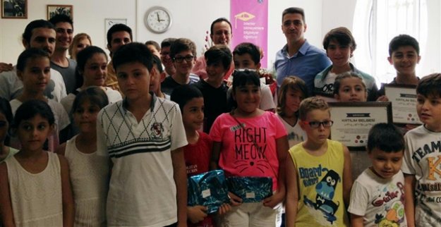 MİNİKOD PROJESİ MEZUNLARINI VERDİ