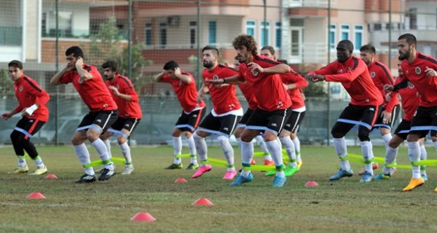 AKDENİZ Mİ? KARADENİZ Mİ?