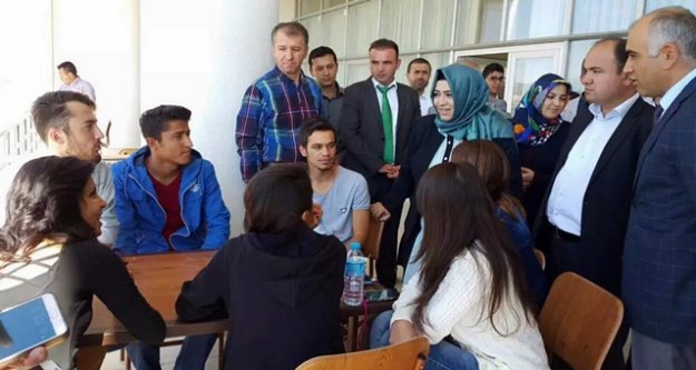 ÇELİK GENÇLERE PROJELERİ ANLATTI