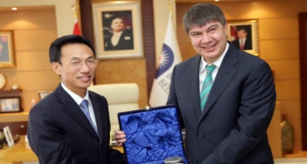 'ÇİNLİ TURİST PATLAMASI YAŞANIR'