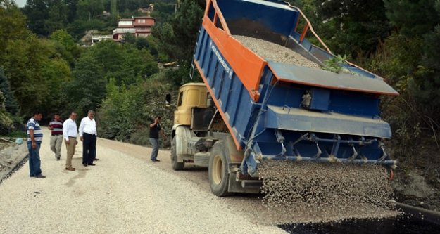 GEDEVET'TE ASFALTSIZ YOL KALMADI