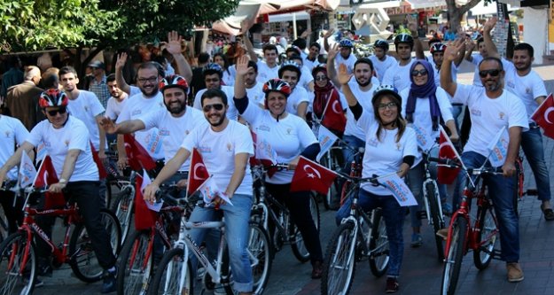 'İSTİKAR İÇİN PEDAL ÇEVİRDİLER'