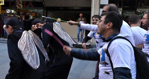 KARASİNEK İÇİN EYLEM YAPTILAR