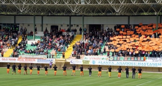 MAÇTA KÜFÜR EDEN YANDI