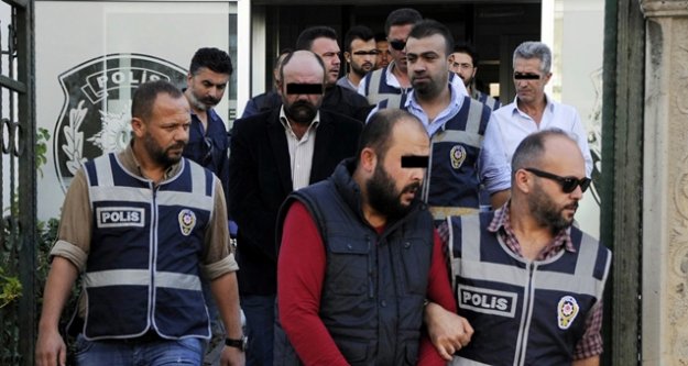 PARAYI ALAMAYINCA ADAMI KAÇIRDILAR