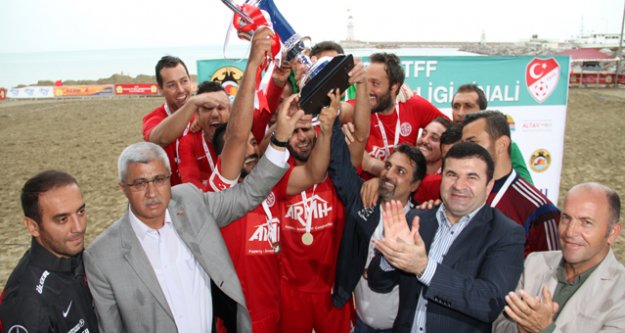 PLAJDA ŞAMPİYON DEĞİŞMEDİ