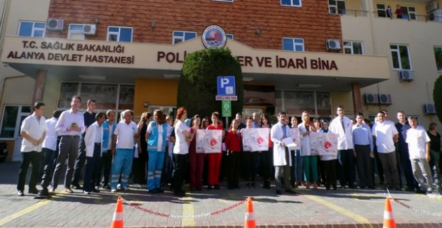 SAĞLIK PERSONELİNDEN TERÖRE TEPKİ