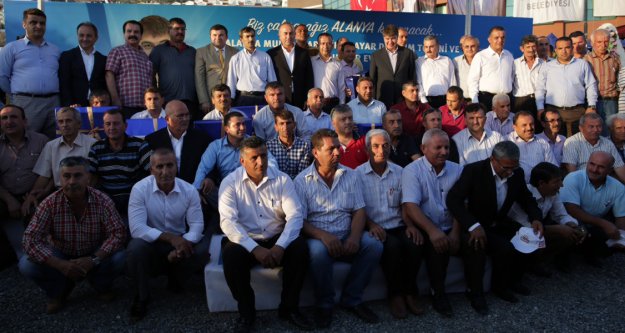 TÜREL MUHTARLARA BİLGİSAYAR DAĞITTI