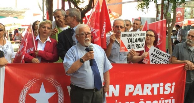 'VATAN' SEVERLER SOKAKLARA DÖKÜLDÜ