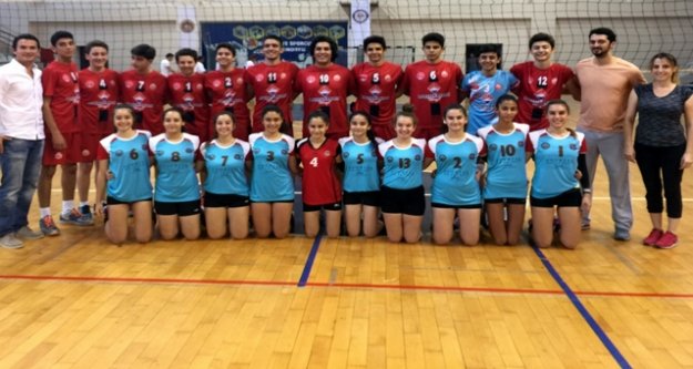 VOLEYBOL TAKIMI YÜZÜMÜZÜ GÜLDÜRDÜ