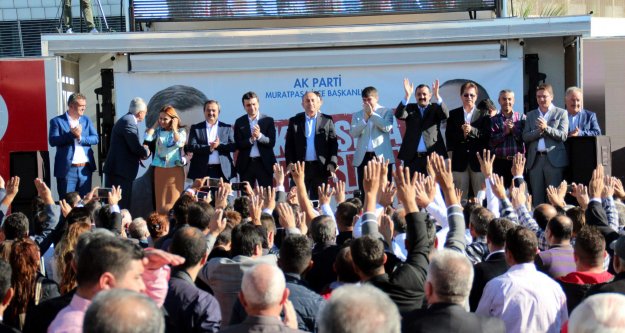 ANTALYA'DA ÇAVUŞOĞLU ÇOŞKUYLA KARŞILANDI