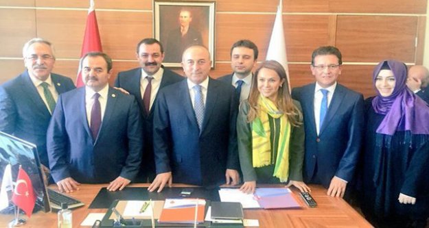 ANTALYA'DA MEVLÜT ÇAVUŞOĞLU SEVİNCİ