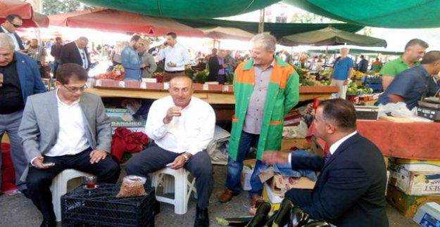 ÇAVUŞOĞLU TEŞEKKÜR İÇİN PAZARA İNDİ