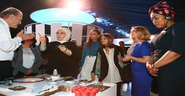 G20 LİDERLERİNİN EŞLERİ KÜLTÜR ÇADIRINDA