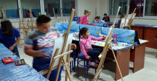 GENÇLİK MERKEZİ ÇALIŞIYOR