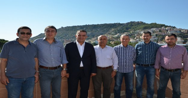 MUZ FİYATLARININ DÜŞMESİ BİRLİĞİ HAREKETE GEÇİRDİ