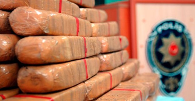 RESTORANDAN UYUŞTURUCU ÇIKTI