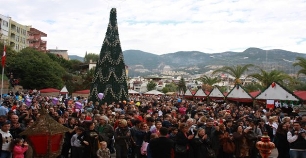 6. NOEL PAZARI KURULUYOR