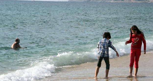 ALANYA'DA ARALIK AYINDA DENİZ KEYFİ